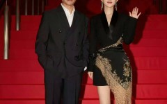 娱乐吃瓜君年龄一天4个瓜顶流恋情、官宣离婚、疑似求婚娱乐圈有喜有忧